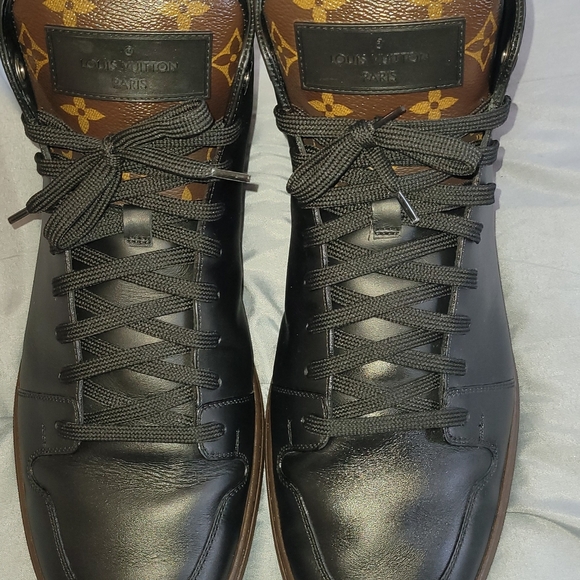 Loius Vuttion Sneakers - Picture 7 of 11